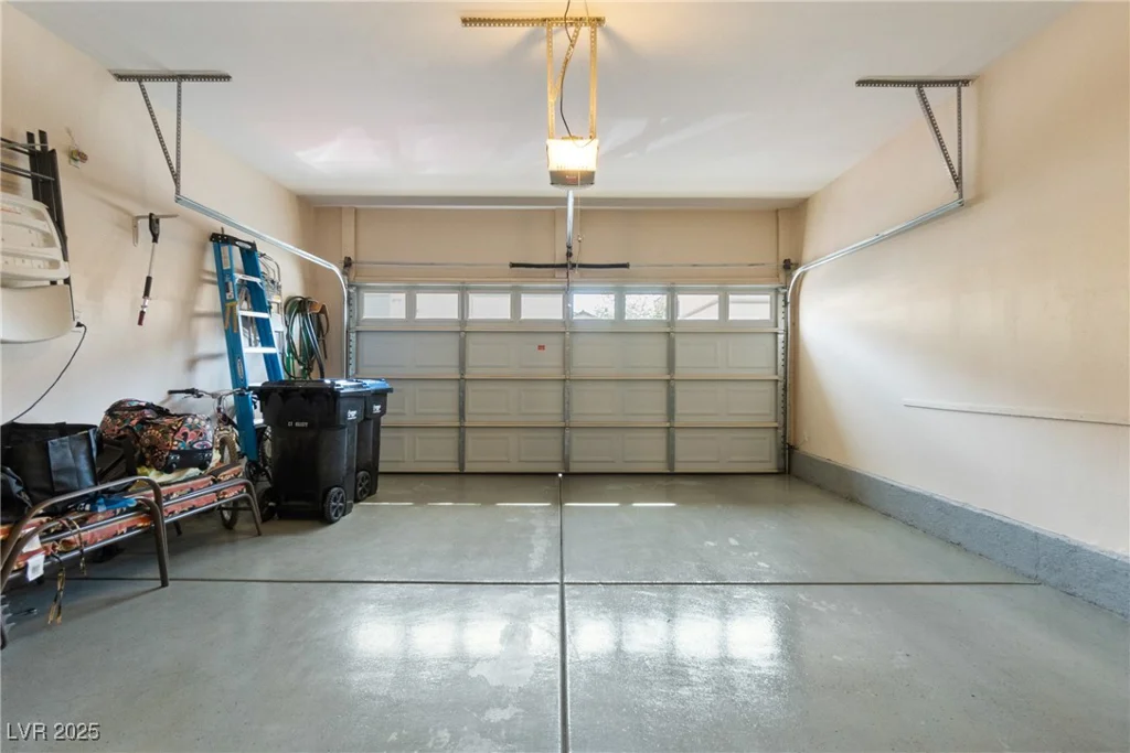 6325 Snap Ridge, North Las Vegas, NV 89081
