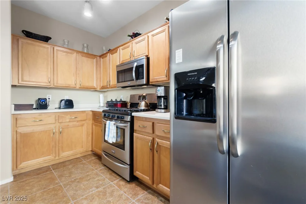 6325 Snap Ridge, North Las Vegas, NV 89081