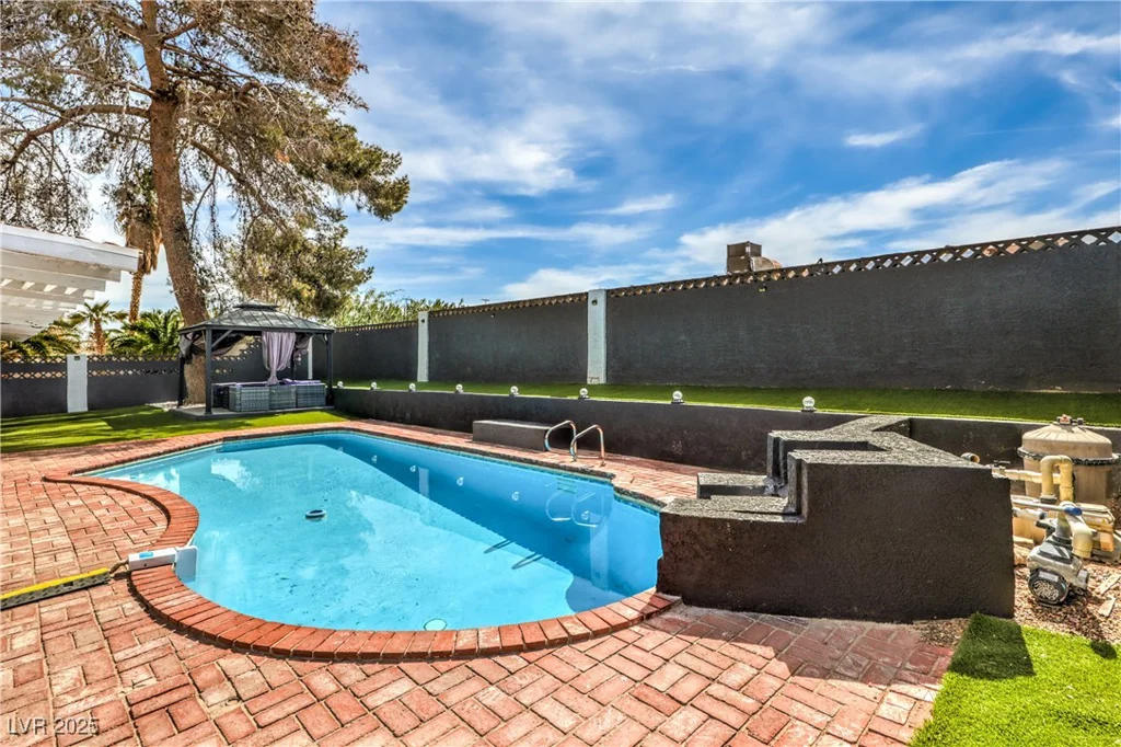 3991 Shadow Wood, Las Vegas, NV 89121