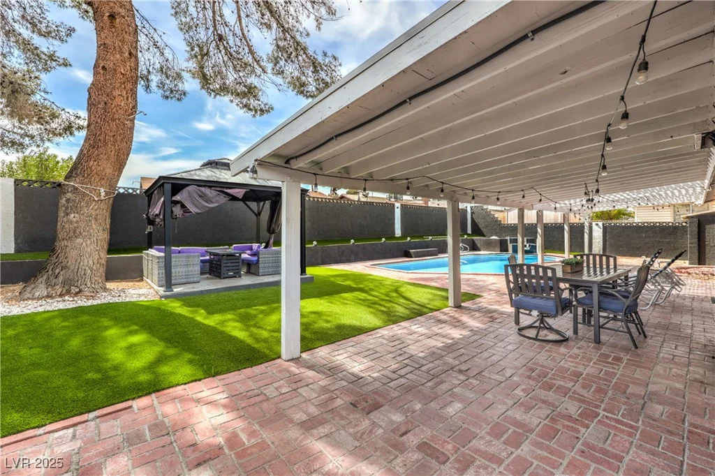 3991 Shadow Wood, Las Vegas, NV 89121
