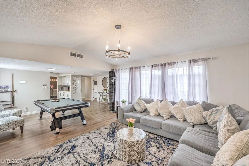3991 Shadow Wood, Las Vegas, NV 89121