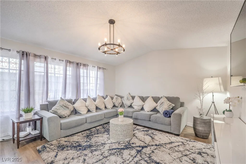 3991 Shadow Wood, Las Vegas, NV 89121