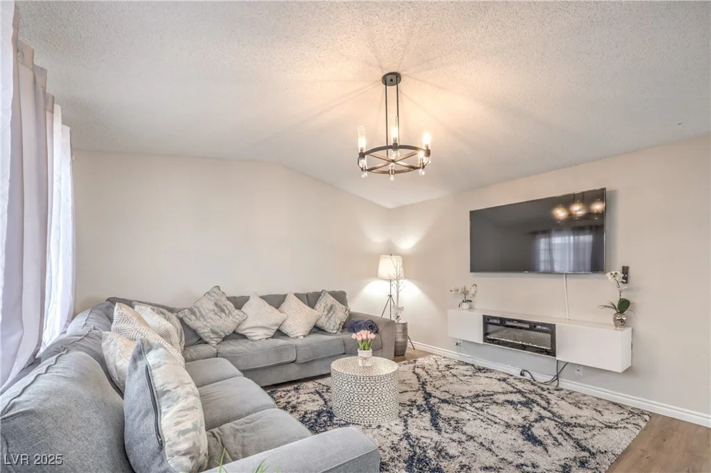 3991 Shadow Wood, Las Vegas, NV 89121