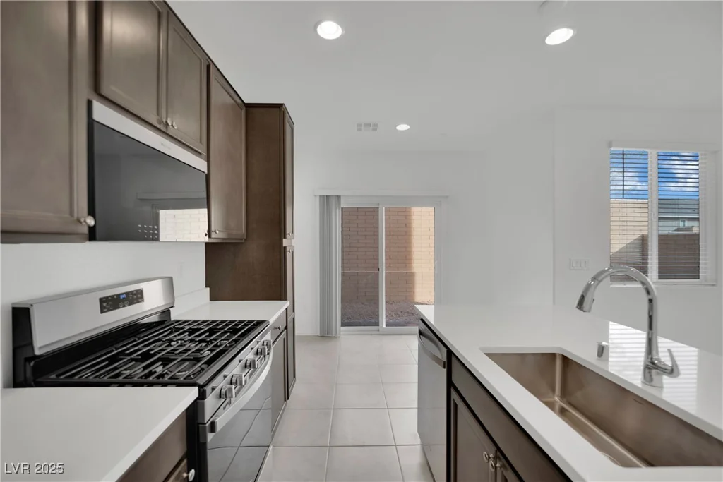 393 Desert Cadence, Henderson, NV 89011