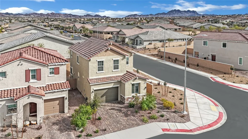 393 Desert Cadence, Henderson, NV 89011