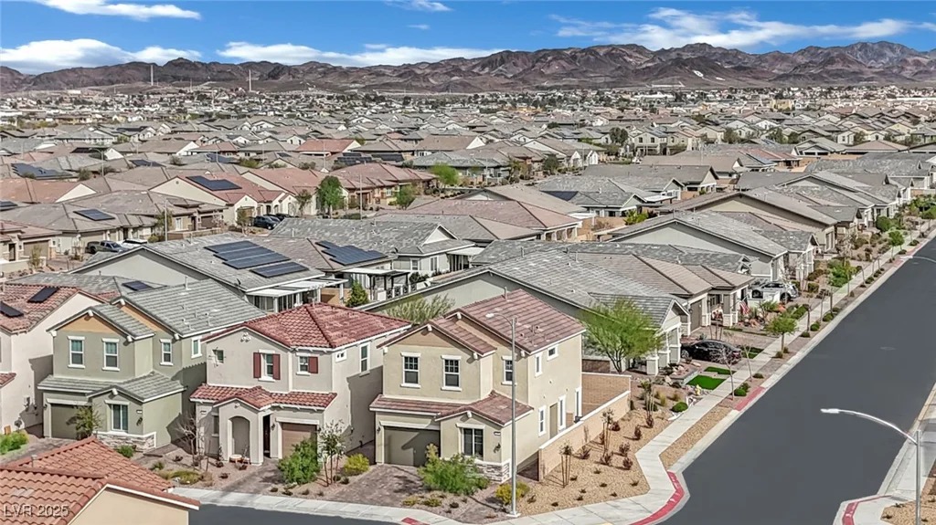 393 Desert Cadence, Henderson, NV 89011