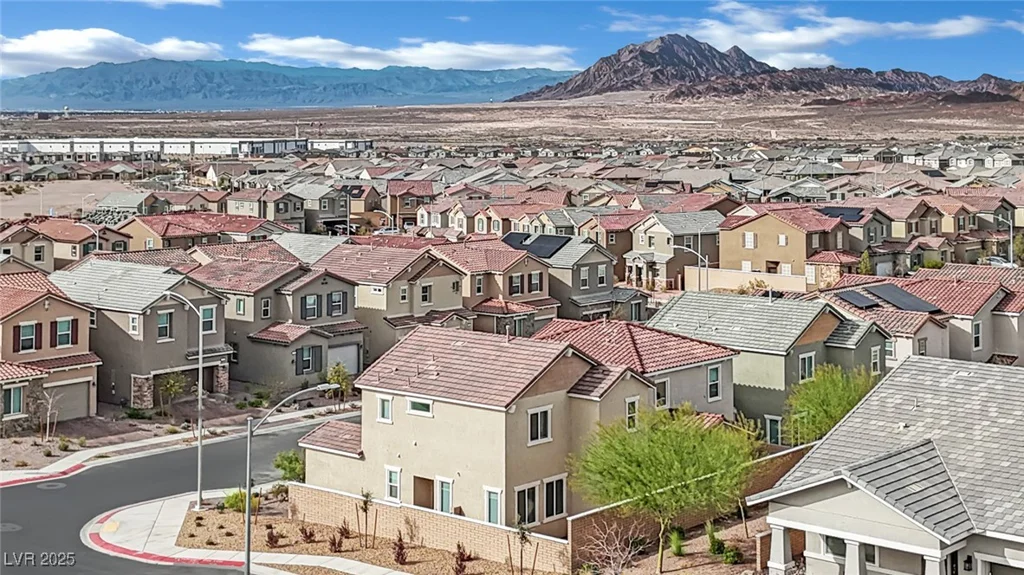 393 Desert Cadence, Henderson, NV 89011