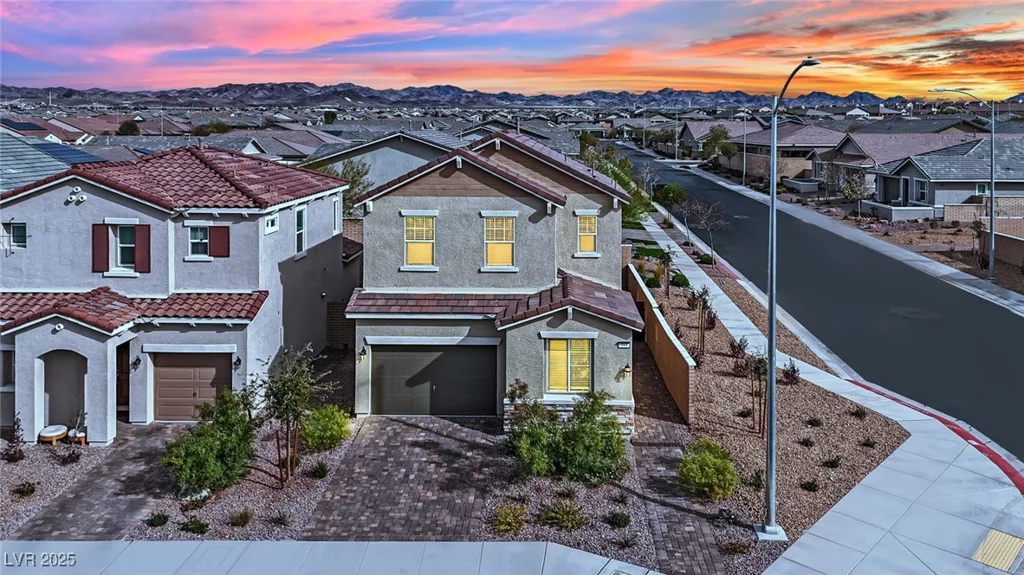 393 Desert Cadence, Henderson, NV 89011