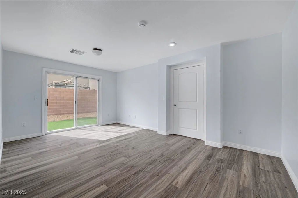 5829 Feral Garden, North Las Vegas, NV 89031