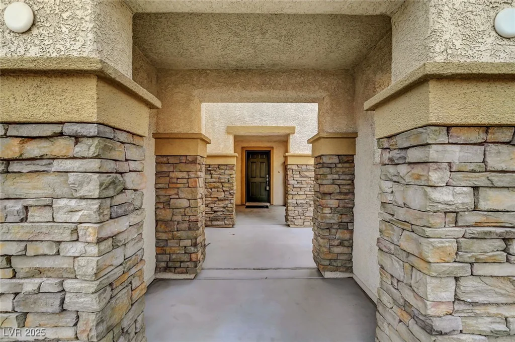 5829 Feral Garden, North Las Vegas, NV 89031