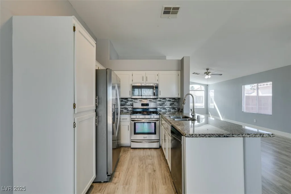 1334 Shimmering Glen, Henderson, NV 89014