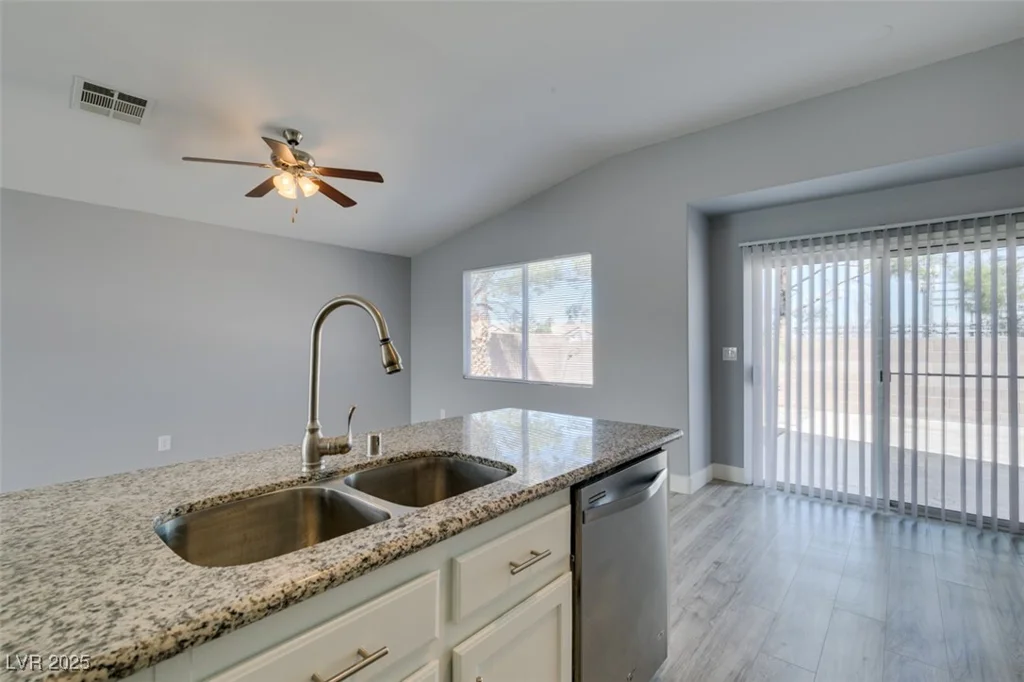 1334 Shimmering Glen, Henderson, NV 89014