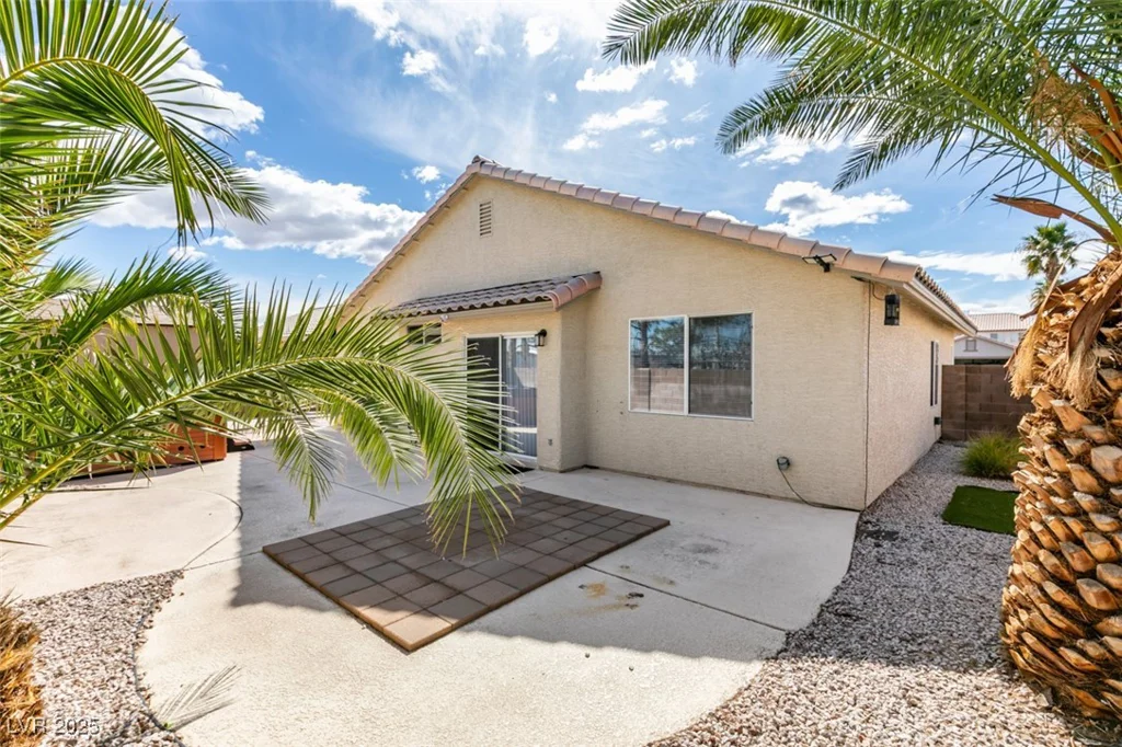 1334 Shimmering Glen, Henderson, NV 89014