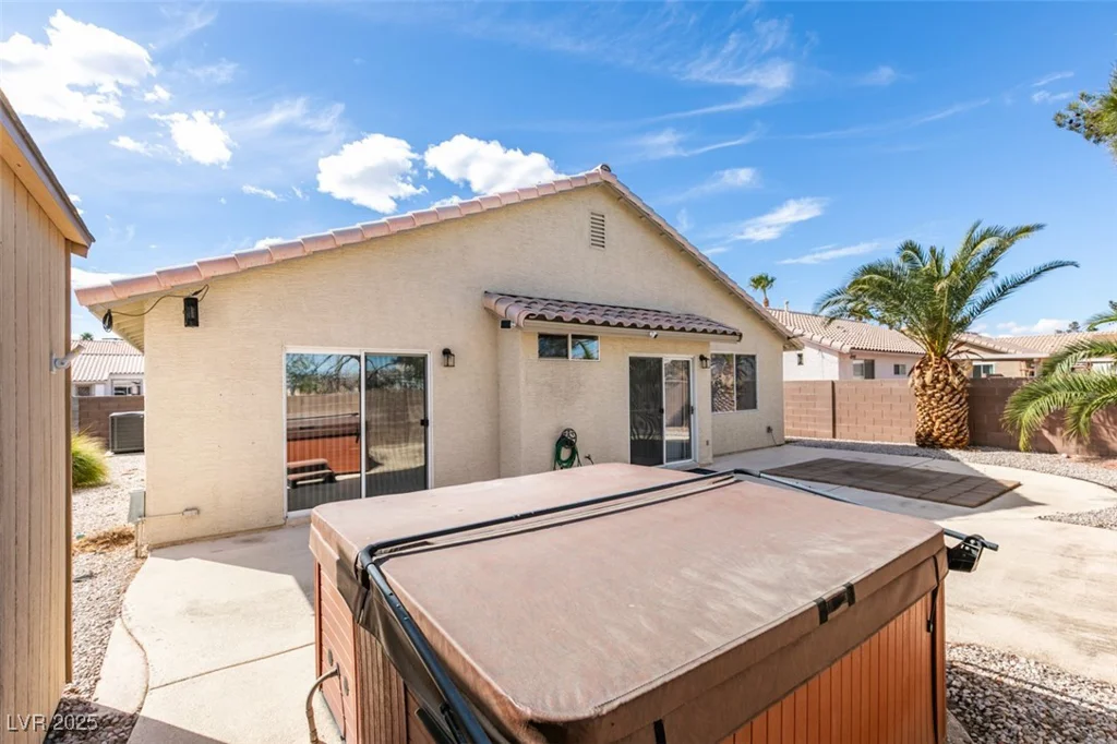 1334 Shimmering Glen, Henderson, NV 89014