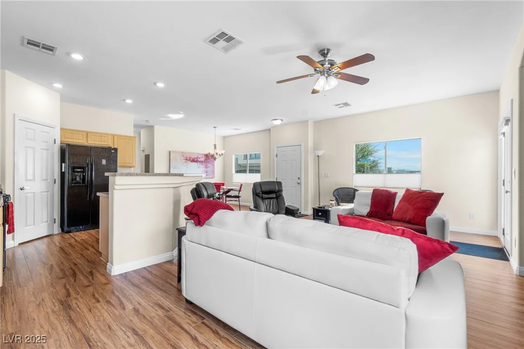 3405 Robust Robin, North Las Vegas, NV 89084