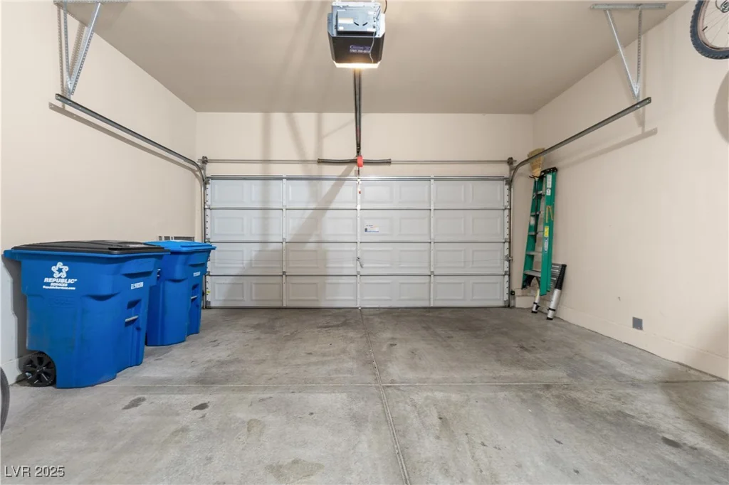 3405 Robust Robin, North Las Vegas, NV 89084