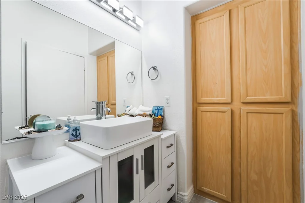 2615 Gary, Las Vegas, NV 89123