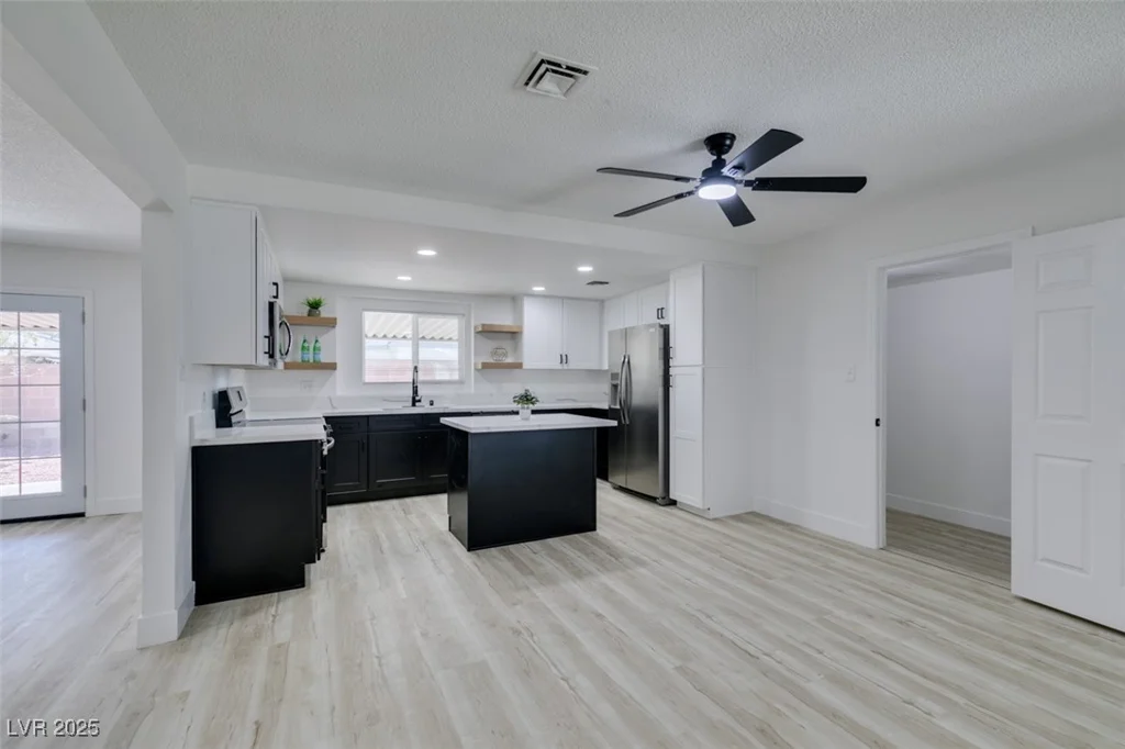1900 Oakey, Las Vegas, NV 89104