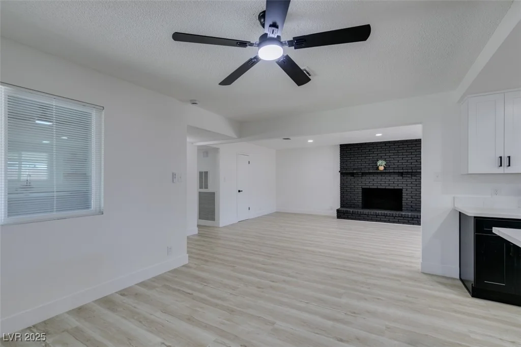 1900 Oakey, Las Vegas, NV 89104