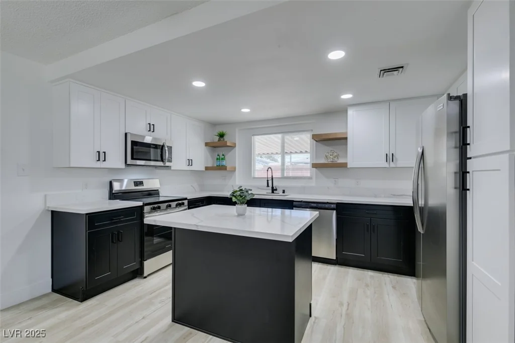 1900 Oakey, Las Vegas, NV 89104