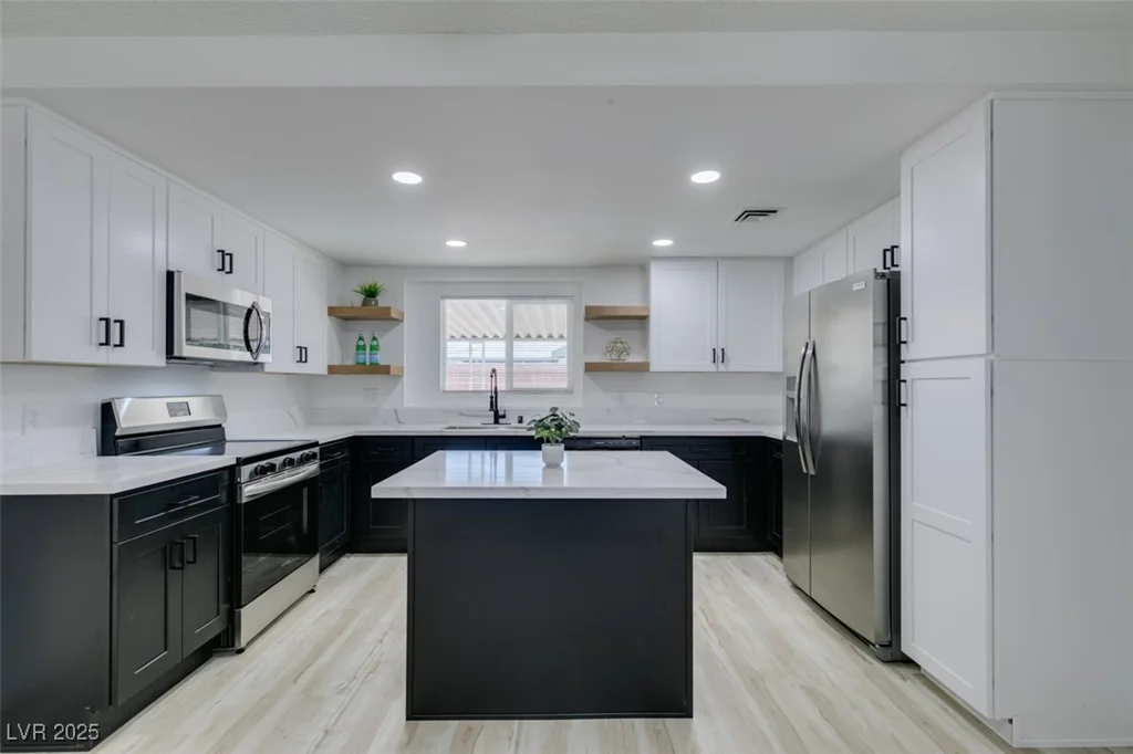 1900 Oakey, Las Vegas, NV 89104