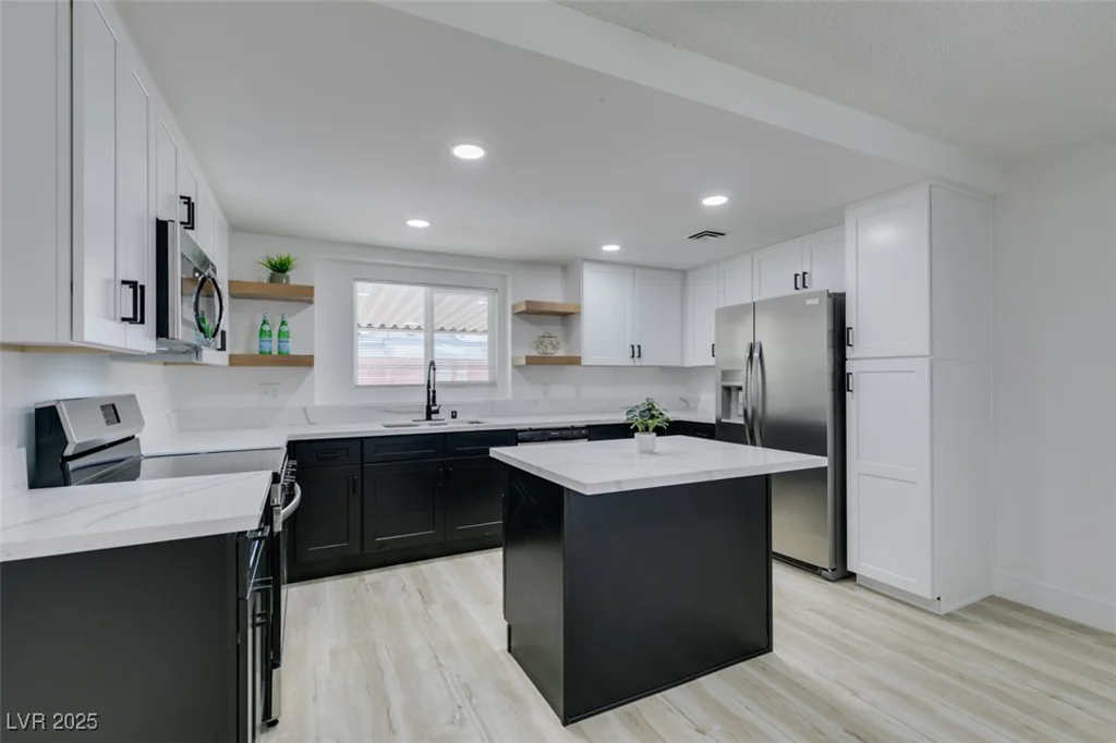 1900 Oakey, Las Vegas, NV 89104