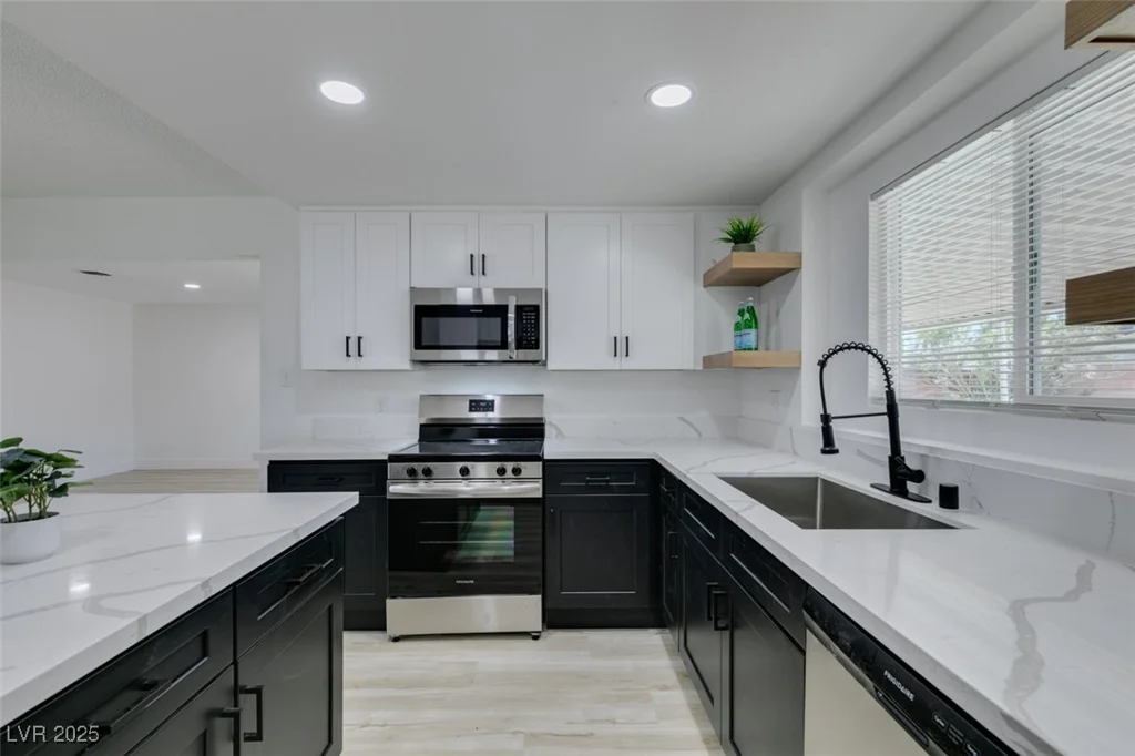 1900 Oakey, Las Vegas, NV 89104