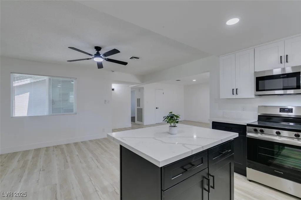 1900 Oakey, Las Vegas, NV 89104