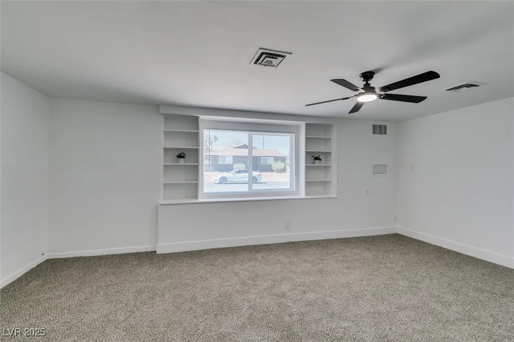 1900 Oakey, Las Vegas, NV 89104