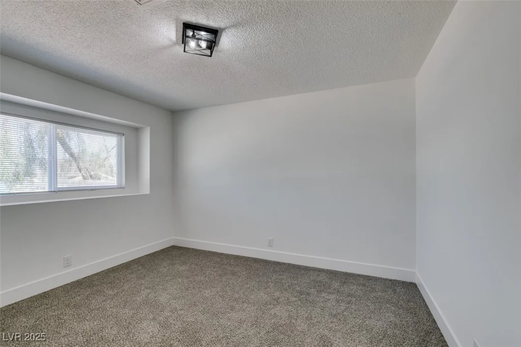 1900 Oakey, Las Vegas, NV 89104