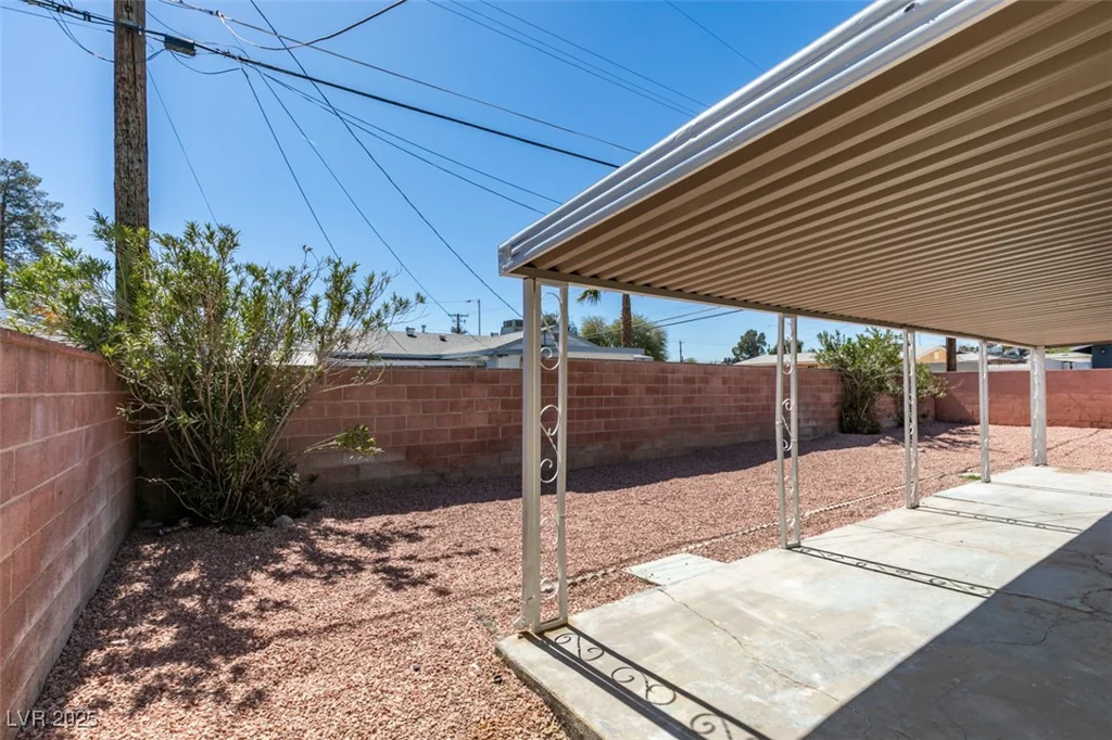 1900 Oakey, Las Vegas, NV 89104