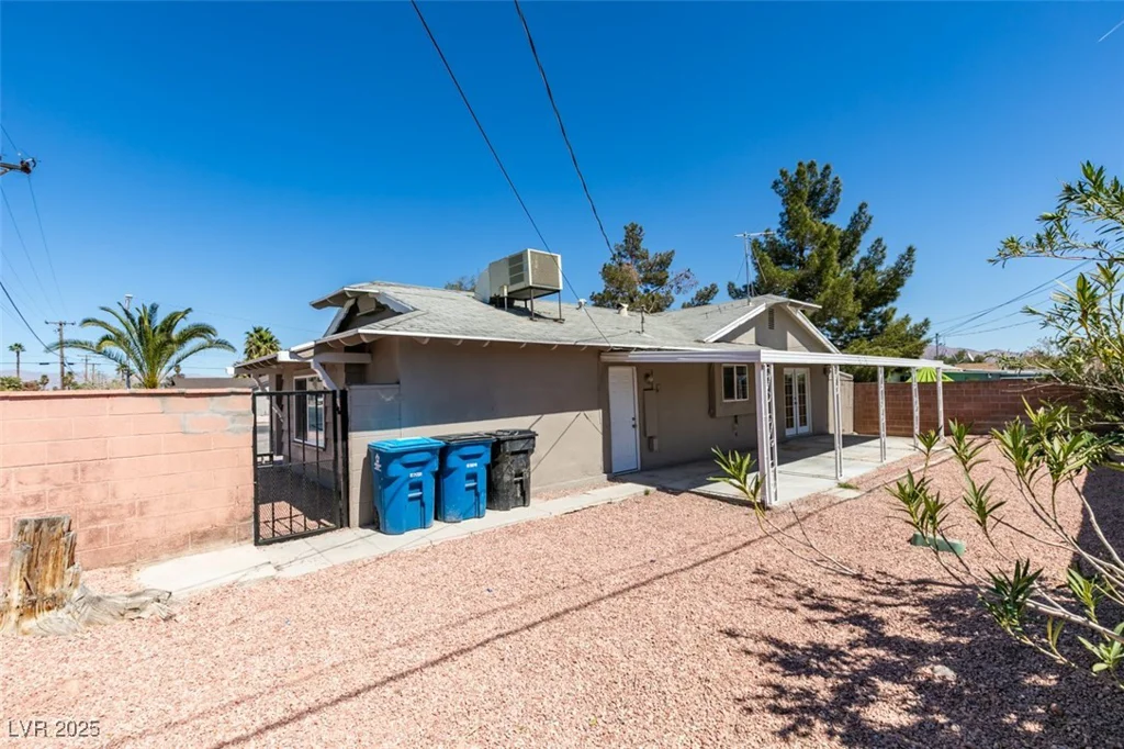1900 Oakey, Las Vegas, NV 89104
