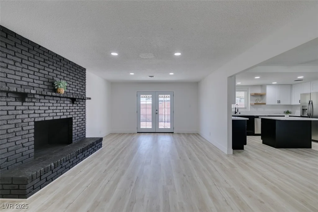 1900 Oakey, Las Vegas, NV 89104