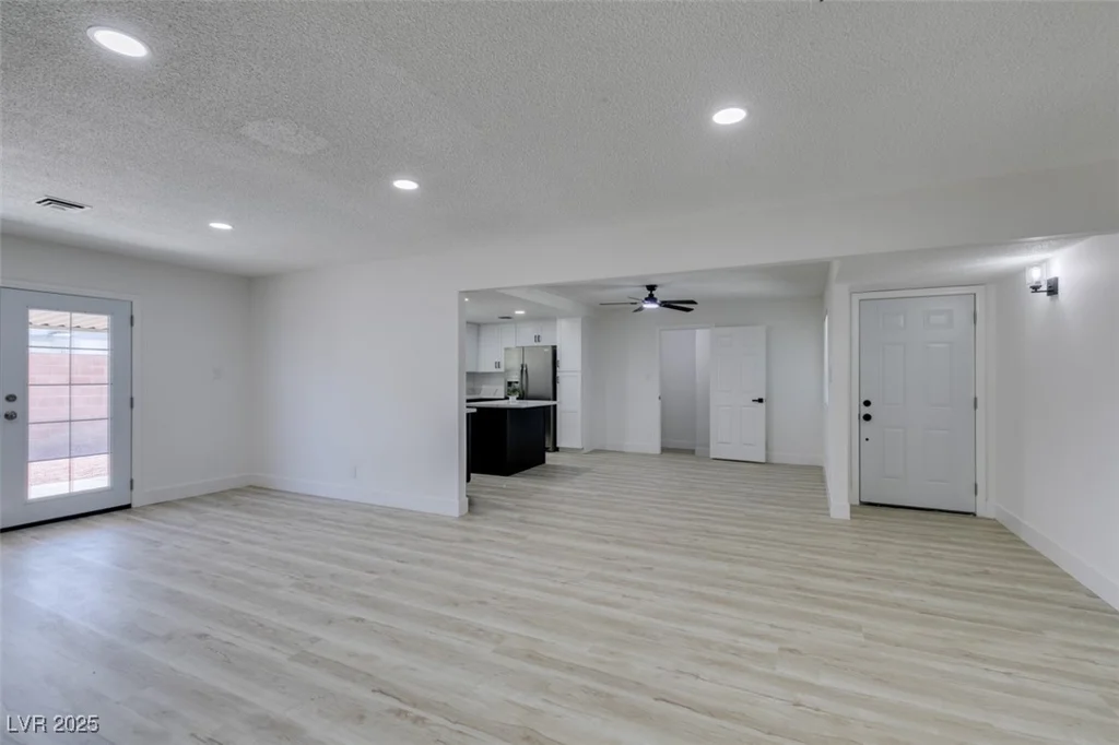 1900 Oakey, Las Vegas, NV 89104