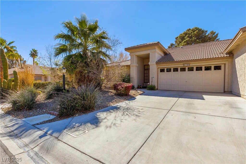 5709 Colwood, Las Vegas, NV 89130