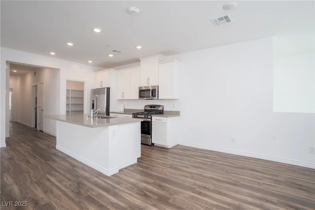600 Carriage Hill, Las Vegas, NV 89138