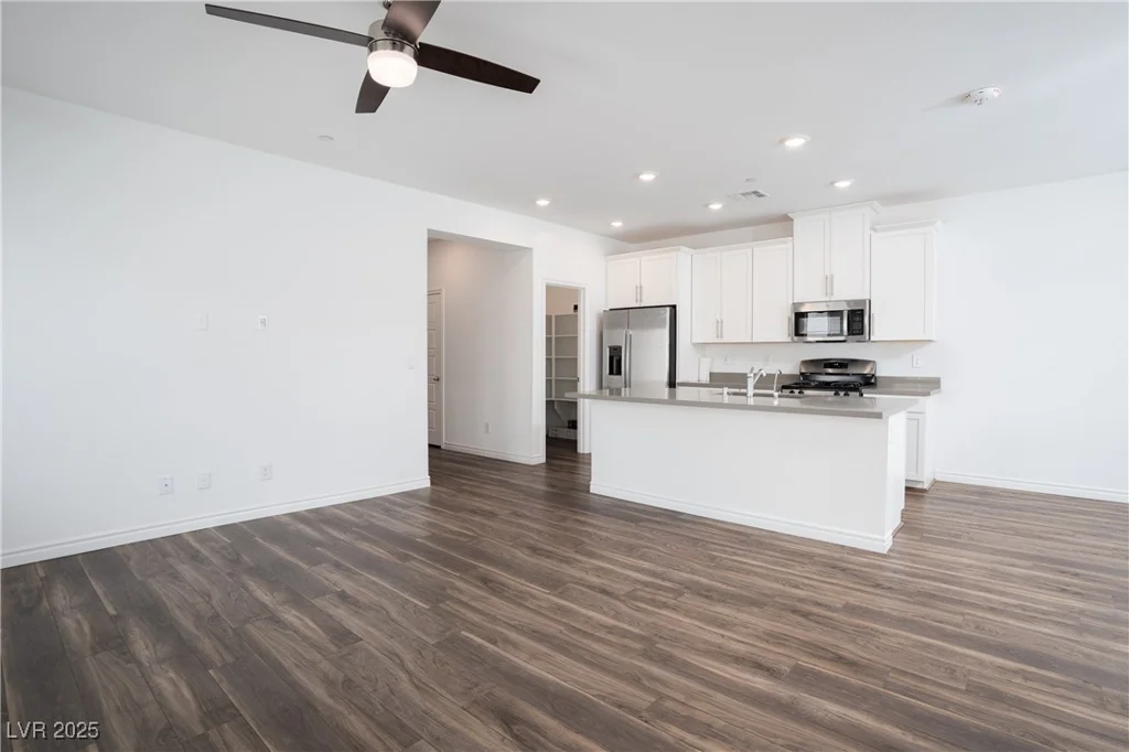 600 Carriage Hill, Las Vegas, NV 89138