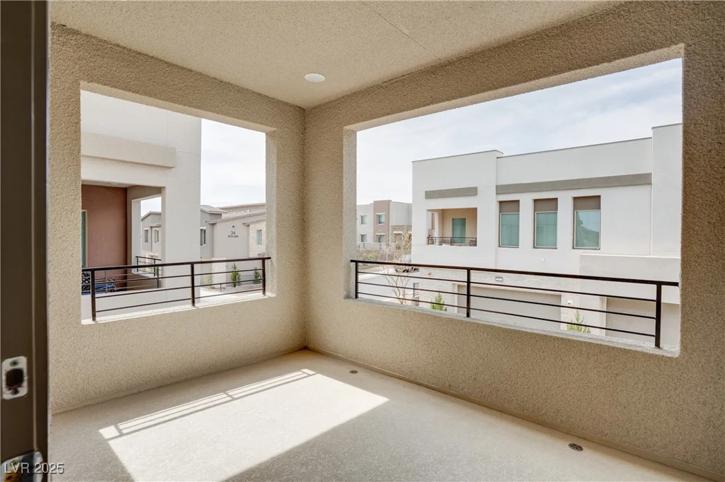 600 Carriage Hill, Las Vegas, NV 89138