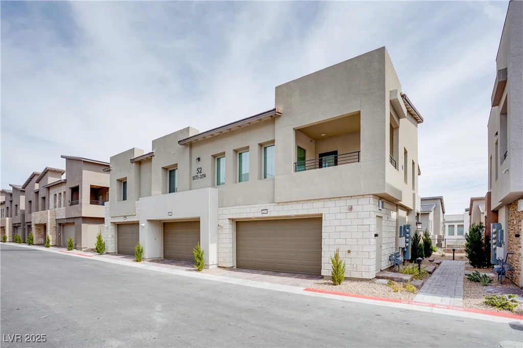 600 Carriage Hill, Las Vegas, NV 89138