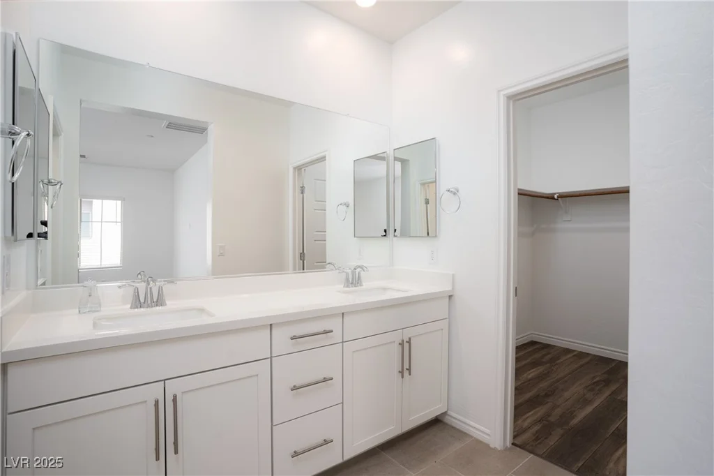 600 Carriage Hill, Las Vegas, NV 89138