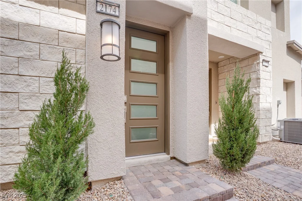 600 Carriage Hill, Las Vegas, NV 89138