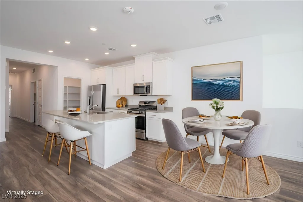 600 Carriage Hill, Las Vegas, NV 89138