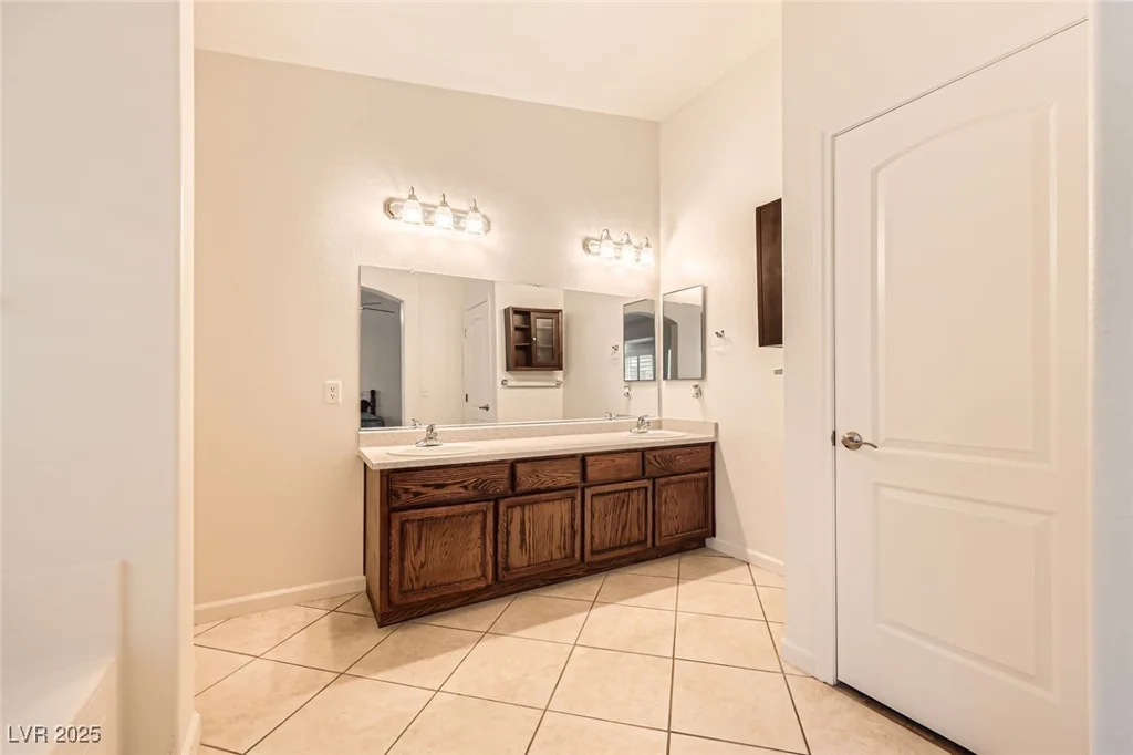 917 Pigeon Forge, Henderson, NV 89015