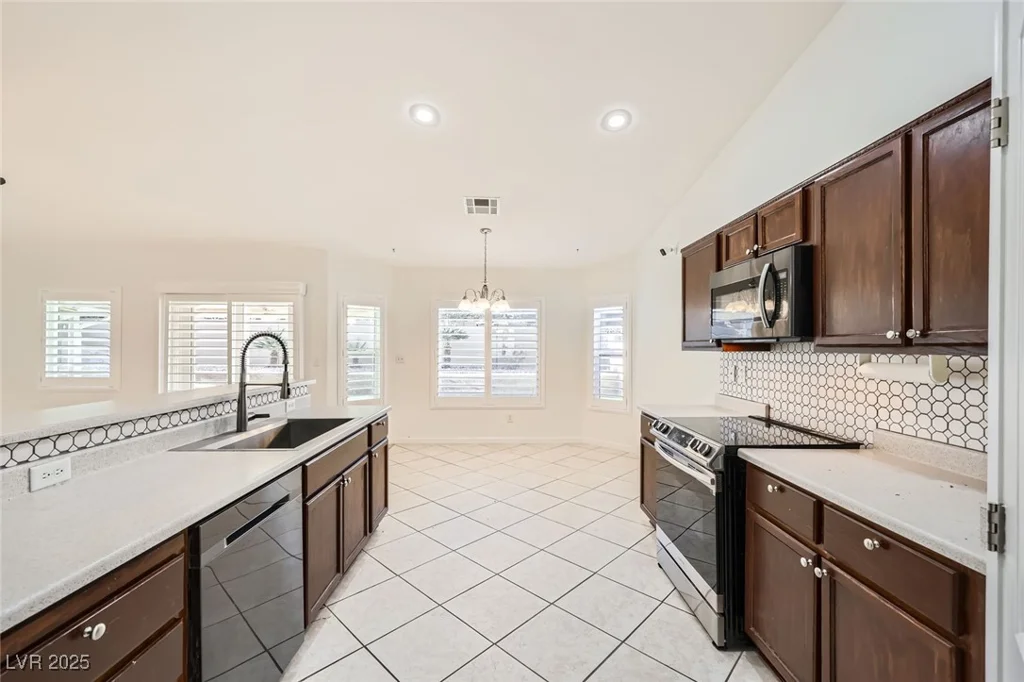 917 Pigeon Forge, Henderson, NV 89015