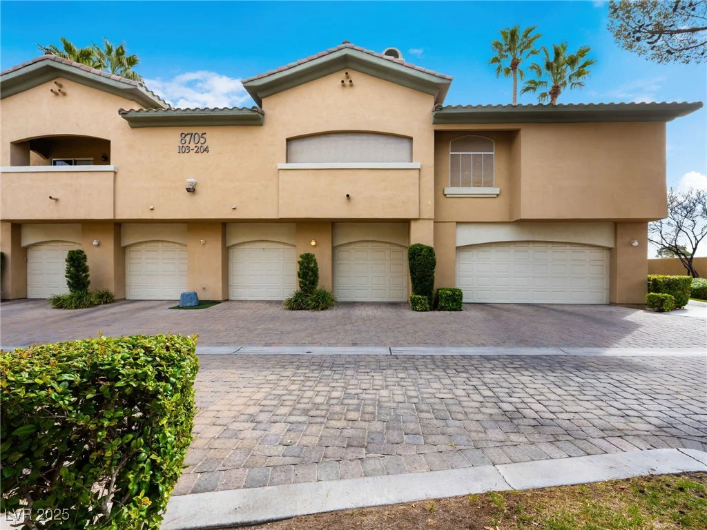 8705 Red Brook, Las Vegas, NV 89128
