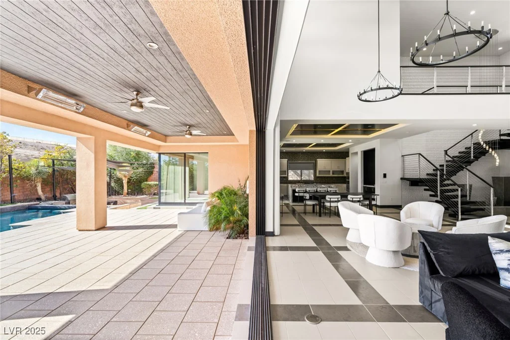 39 Coralwood, Las Vegas, NV 89135