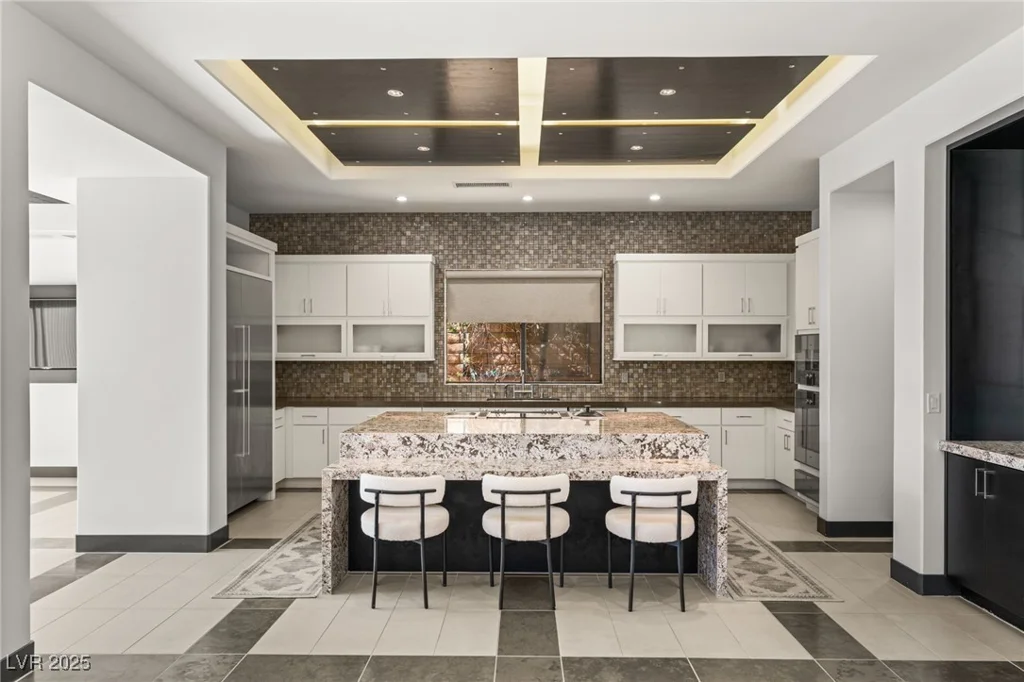 39 Coralwood, Las Vegas, NV 89135