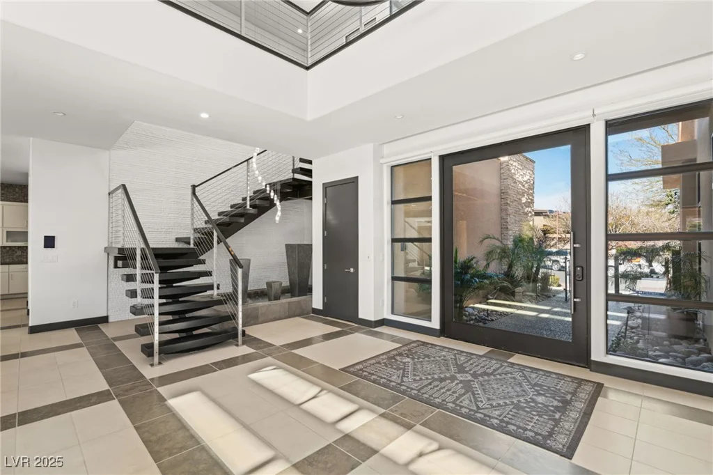 39 Coralwood, Las Vegas, NV 89135