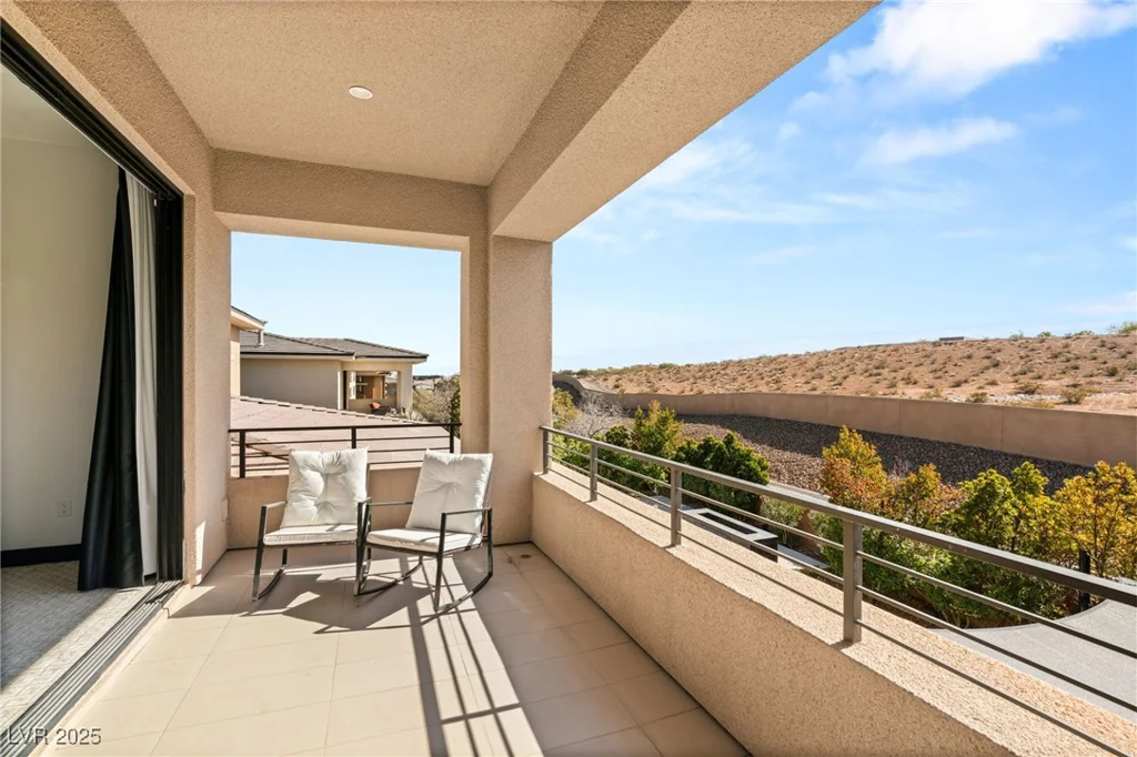 39 Coralwood, Las Vegas, NV 89135