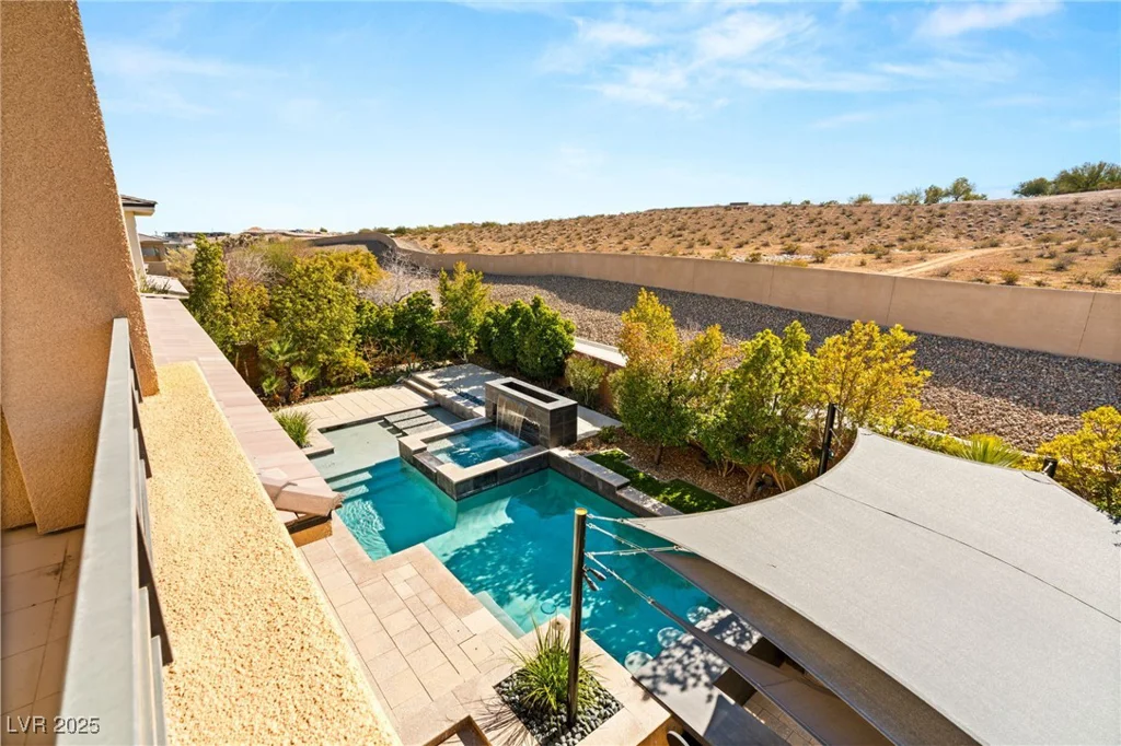 39 Coralwood, Las Vegas, NV 89135